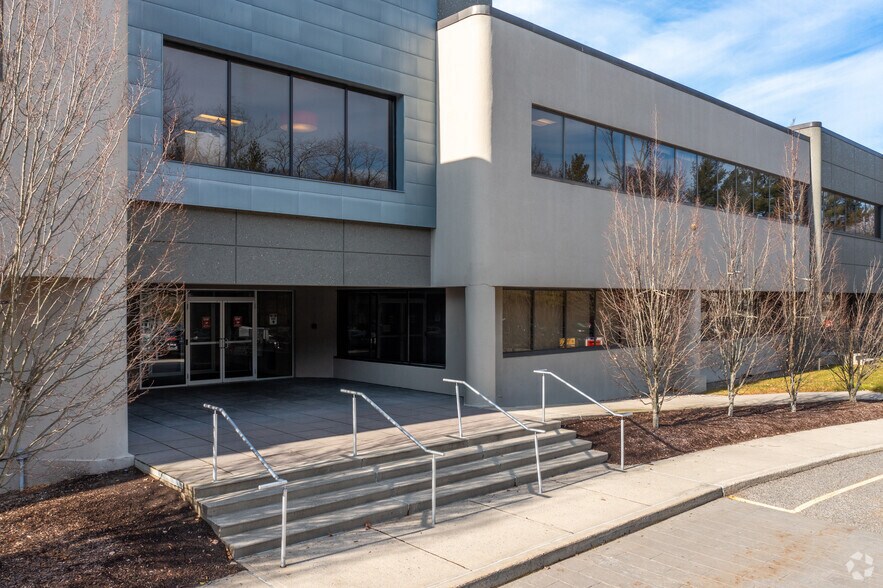 More Photos Of 372 Danbury Rd, Wilton Medical For Lease