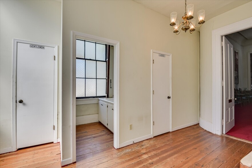 More Photos Of 205 E Liberty St, Washington Religious Facility For Sale