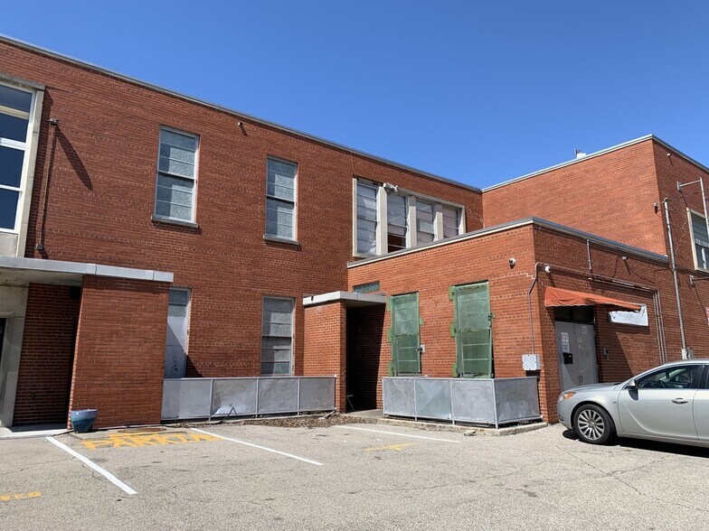 2232 Stratford Ave, Cincinnati, OH 45219 Schools For Sale