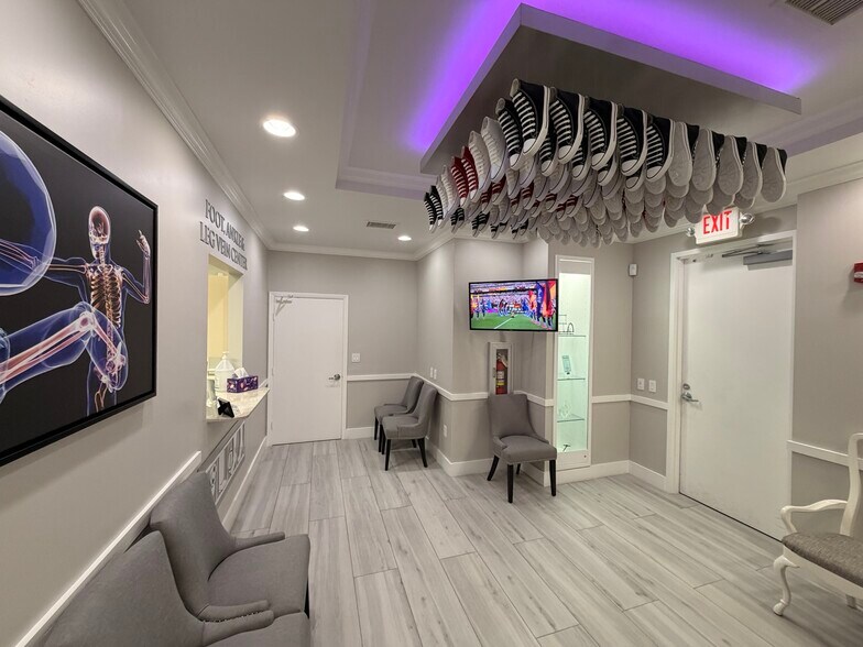 More Photos Of 670 Glades Rd, Boca Raton Medical For Sale