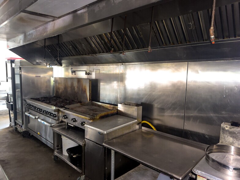 More Photos Of 3805 FM 2765, El Campo Restaurant For Sale