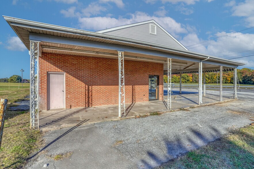 More Photos Of 6975 Old Beach Rd, Frederica Auto Repair For Sale