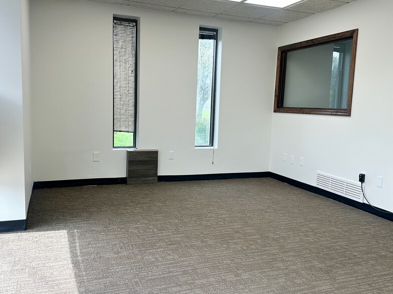 More Photos Of 3770 SW South Park Ave, Topeka Office For Lease