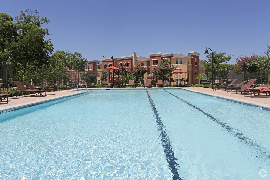 More Photos Of 744 Brick Row, Richardson Apartments For Lease