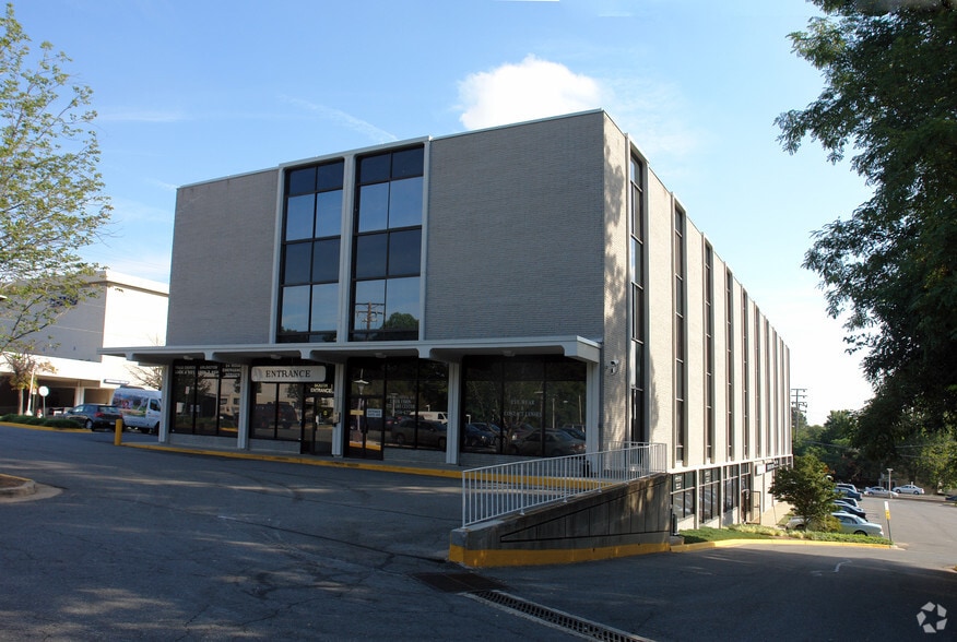 More Photos Of 6201 Leesburg Pike, Falls Church Office For Lease