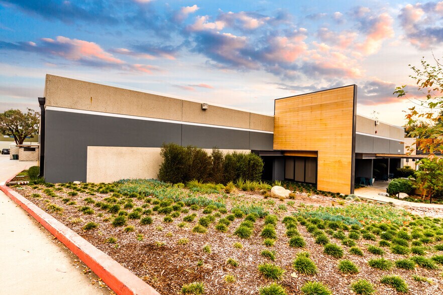 More Photos Of 1290 Rancho Conejo Blvd, Thousand Oaks Research And Development For Lease