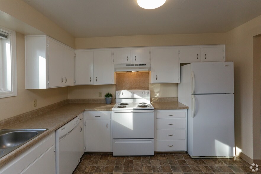 More Photos Of 1118 Oakland St, Cheney Apartments For Sale