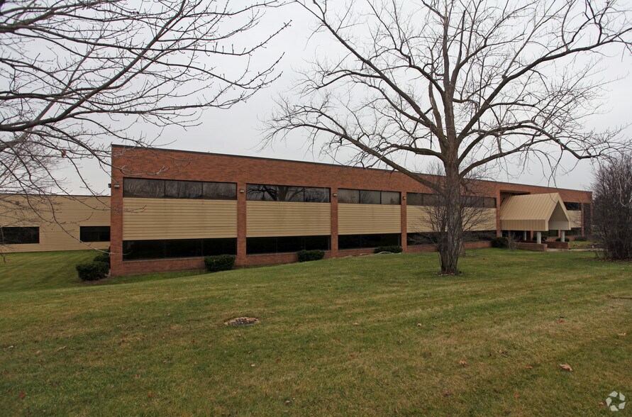 More Photos Of 117 Business Park Dr, Utica Medical For Lease