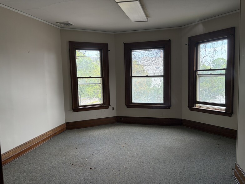 More Photos Of 144 S Main St, Wallingford Office For Sale