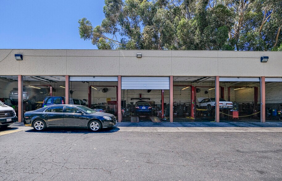 More Photos Of 3948 State St, Santa Barbara Auto Repair For Sale