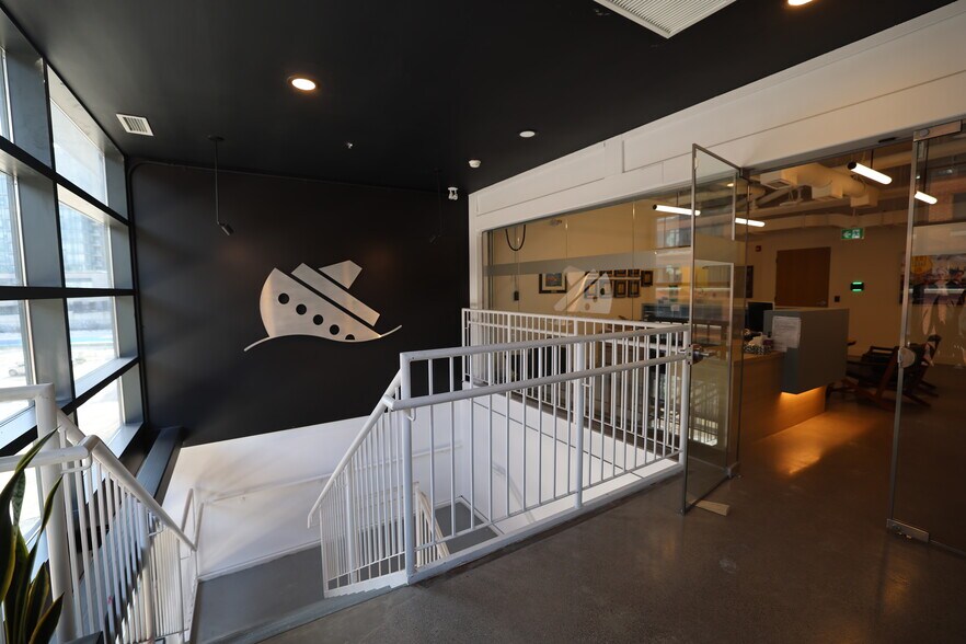 More Photos Of 32 Lisgar St, Toronto Apartments For Lease