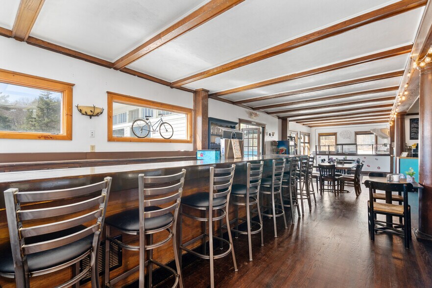 More Photos Of 13 Park Ave, Hadley Restaurant For Sale