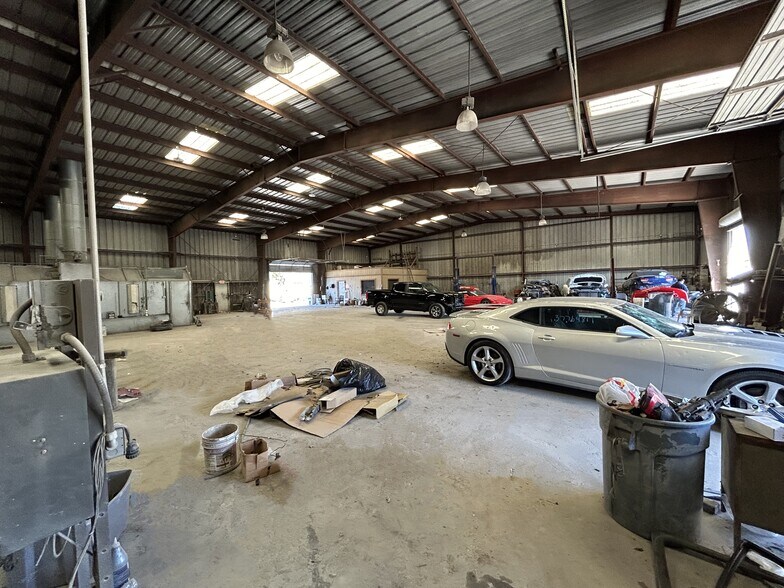 More Photos Of 110 W Little York Rd, Houston Warehouse For Sale