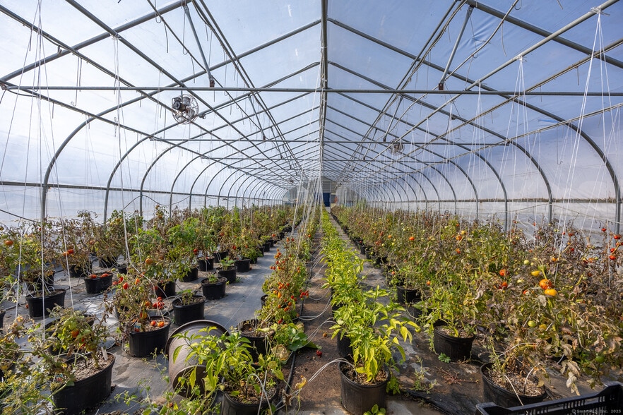 More Photos Of 2035 Scott Rd, Cheshire Specialty For Sale