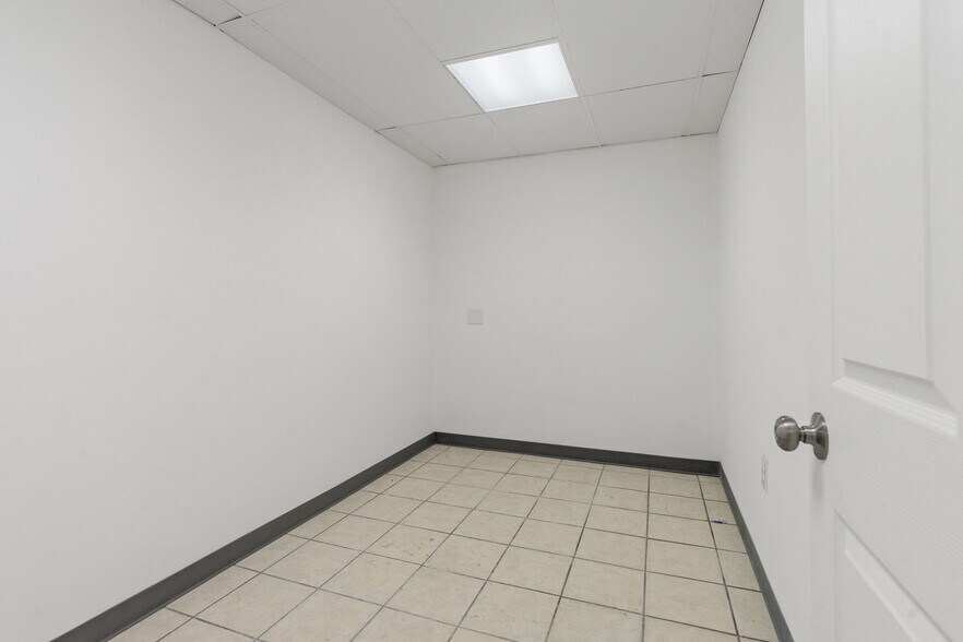 More Photos Of 1476-1480 State St, Schenectady Freestanding For Sale