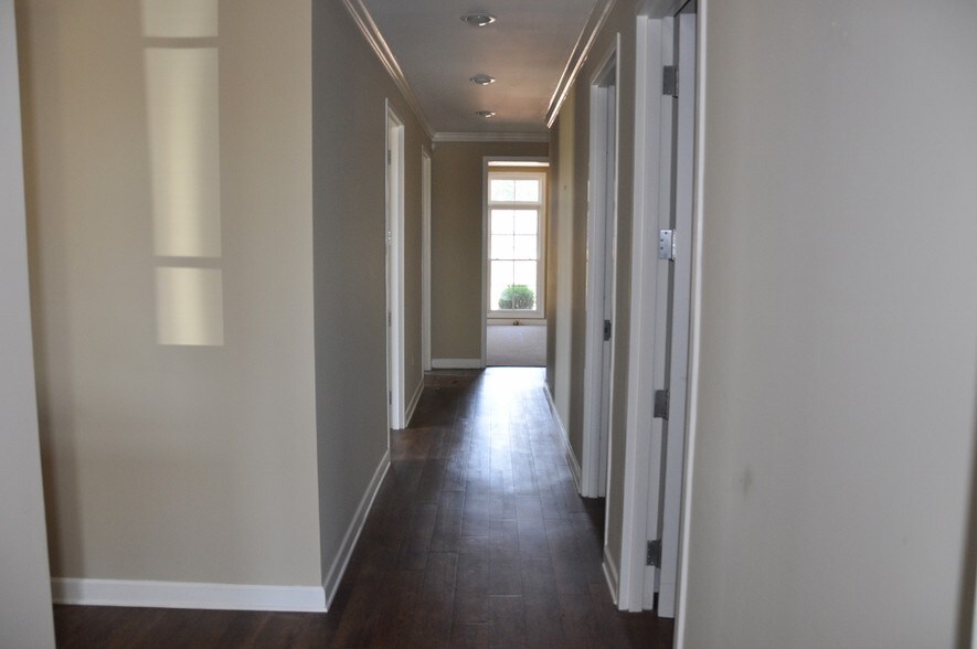 More Photos Of 3249 W Sarazen's Cir, Memphis Medical For Lease