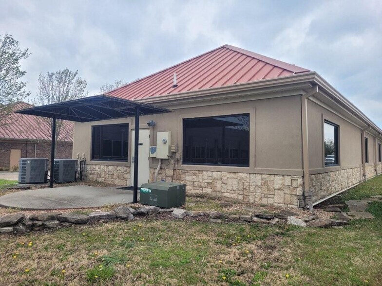 More Photos Of 301 SW 16th St, Bentonville Medical For Sale