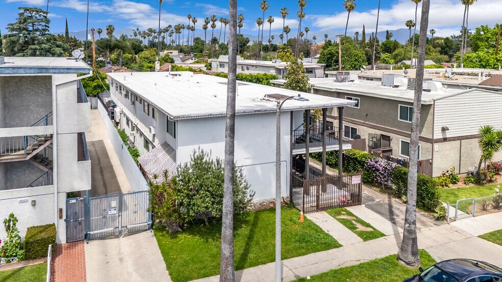 More Photos Of 14317 Haynes St, Van Nuys Apartments For Sale