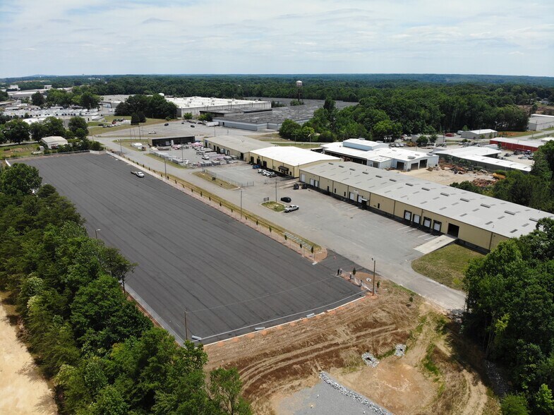 More Photos Of 1260 Barkley Rd, Statesville Warehouse For Lease