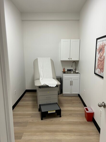 More Photos Of 624-628 Main St, Paterson Medical For Lease