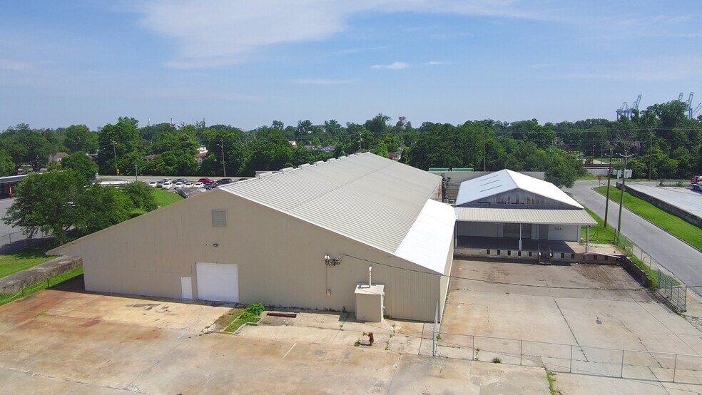 Primary Photo Of 1101 Louisville Rd, Savannah Unknown For Lease