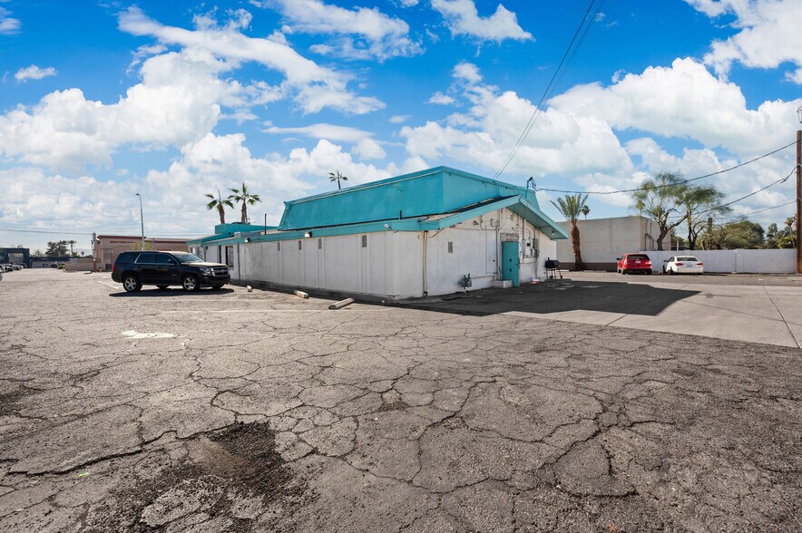 More Photos Of 5828 W Indian School Rd, Phoenix Restaurant For Sale