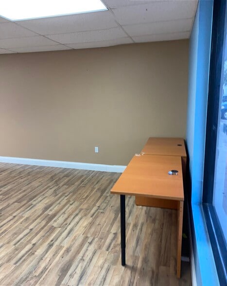 More Photos Of 9621-9647 Palm River Rd, Tampa Unknown For Lease