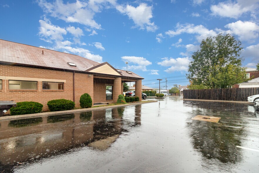 More Photos Of 2751 Blue Rock Rd, Cincinnati Medical For Sale