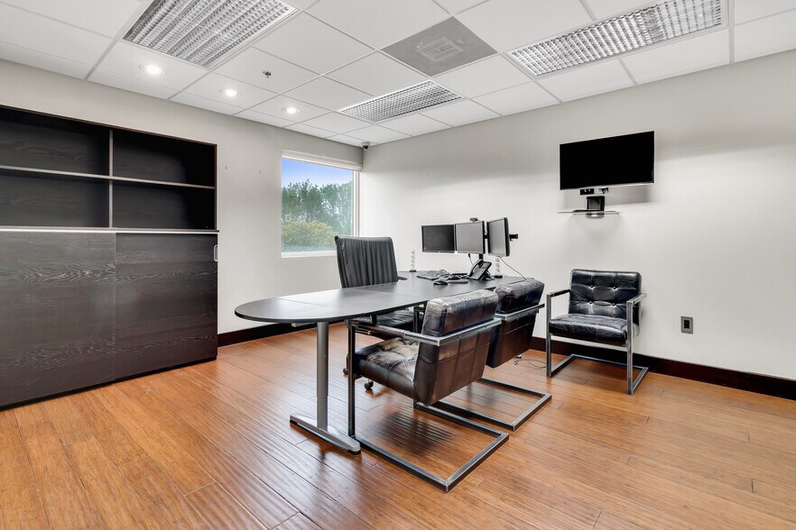 More Photos Of 12595 SW 137th Ave, Miami Office Residential For Lease