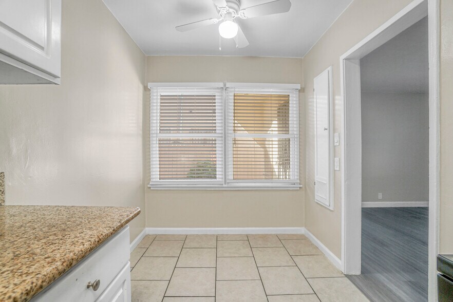 More Photos Of 1922 Locust Ave, Long Beach Apartments For Sale