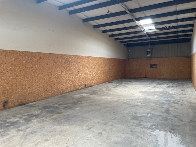 More Photos Of 3164 N Marks Ave, Fresno Warehouse For Lease