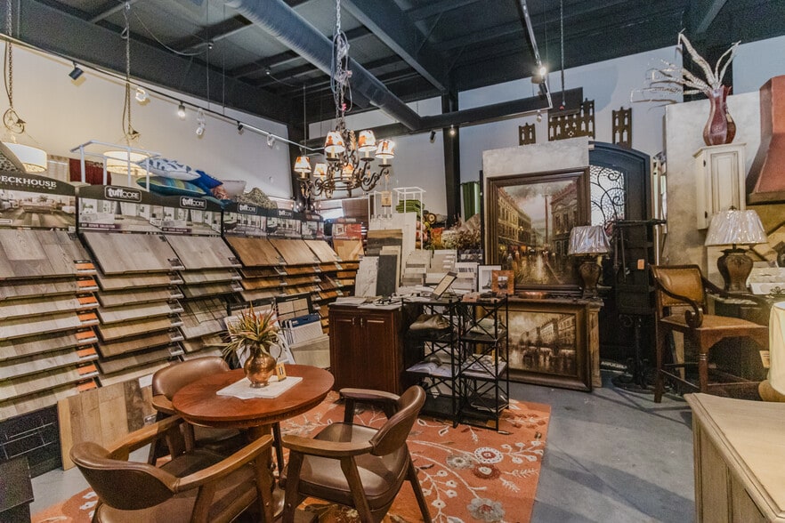 More Photos Of 736 N Andover Rd, Andover Storefront For Sale