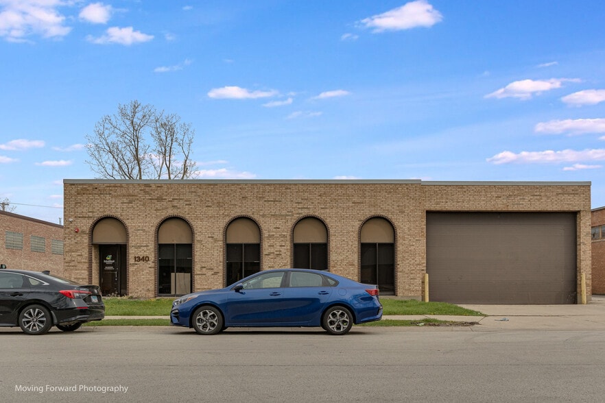 More Photos Of 1340 Louis Ave, Elk Grove Village Warehouse For Lease