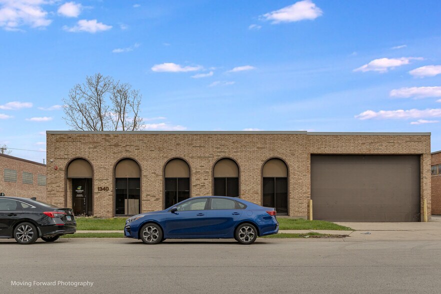 More Photos Of 1340 Louis Ave, Elk Grove Village Warehouse For Lease