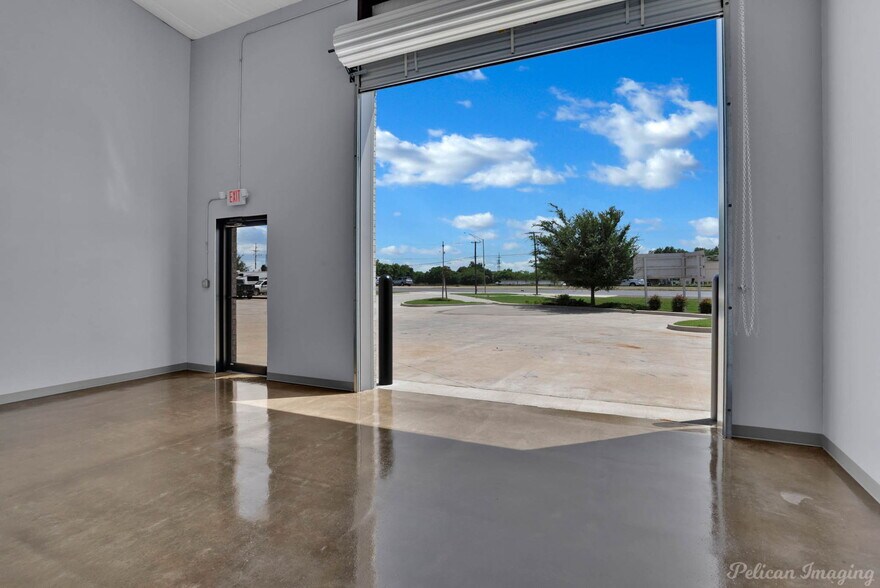 More Photos Of 9275 Youree Dr, Shreveport Service For Lease