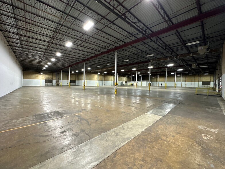 More Photos Of 4286-4362 Delp St, Memphis Warehouse For Lease