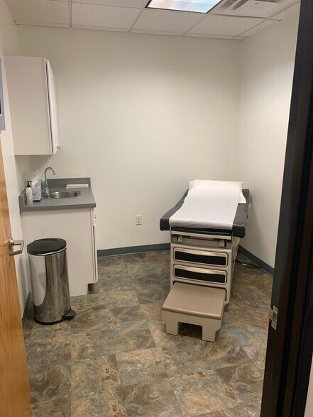 More Photos Of 936 W Chandler Blvd, Chandler Medical For Lease