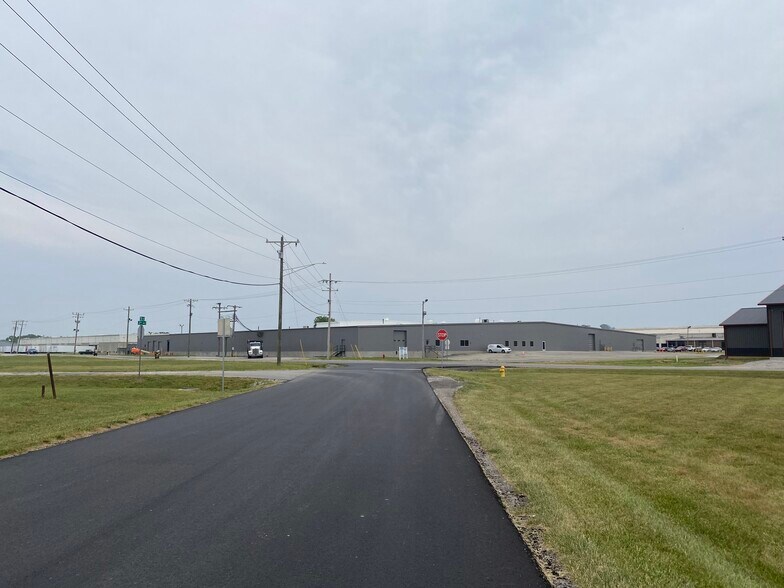 More Photos Of 2200 4th Ave, Seymour Manufacturing For Lease