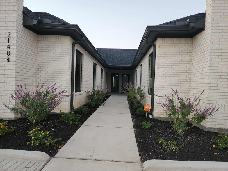 More Photos Of 21404 Provincial, Katy Medical For Lease