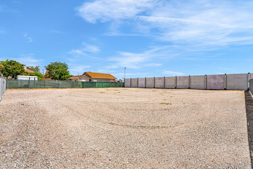 More Photos Of 6181 Brentwood Blvd, Brentwood Land For Lease