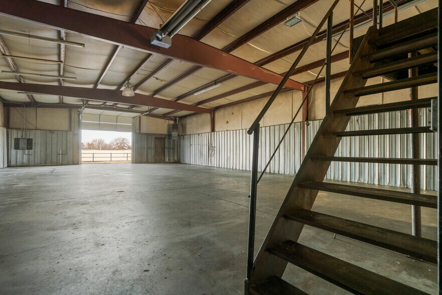 More Photos Of 12 S 111th Ave, Tulsa Service For Lease