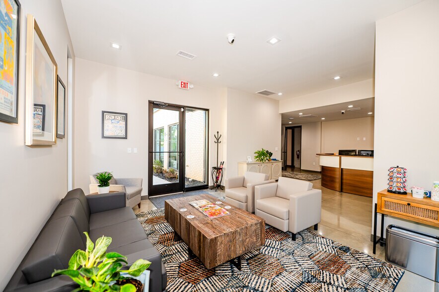More Photos Of 810 Pendleton St, Greenville Office For Lease