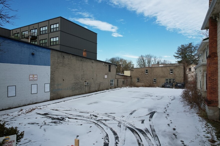 More Photos Of 420-424 W State St, Ithaca Freestanding For Lease