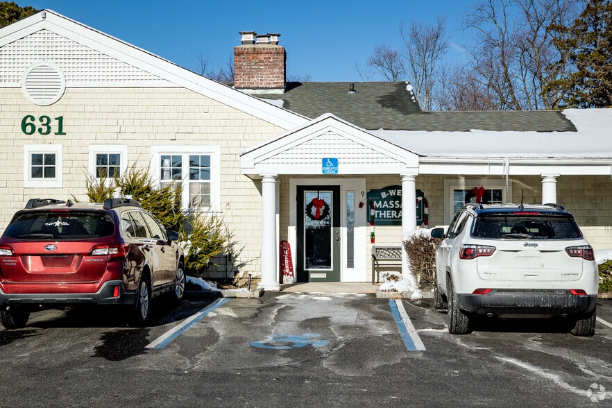 More Photos Of 631 Montauk Hwy, West Islip Medical For Lease
