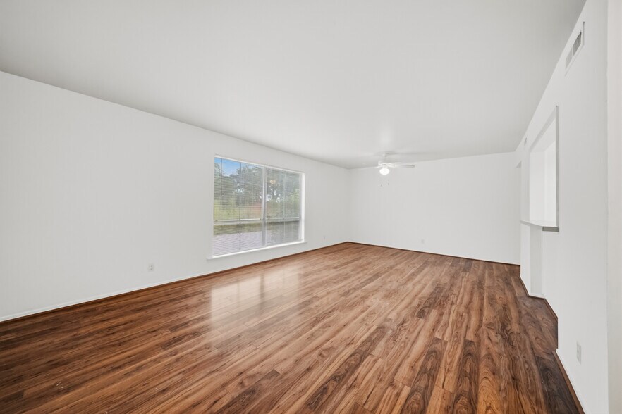 More Photos Of 611 S Ennis St, Bryan Apartments For Sale