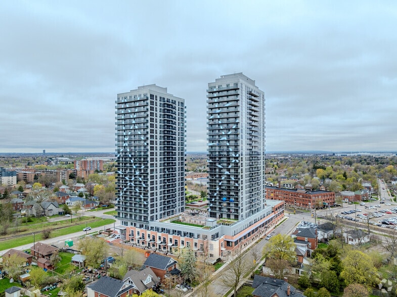 Primary Photo Of 45 Railroad St, Brampton Apartments For Lease