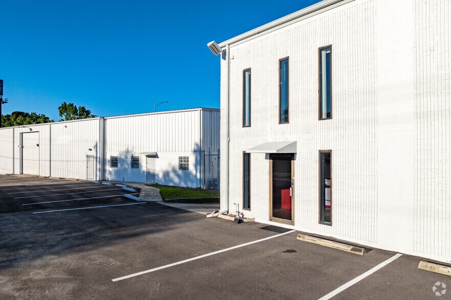 More Photos Of 1030 S 86th St, Tampa Industrial For Sale