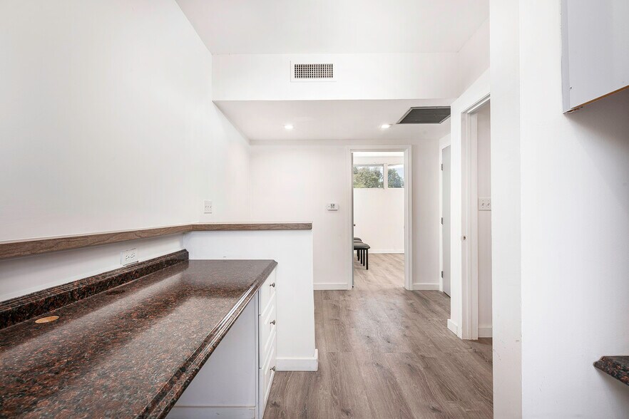 More Photos Of 2777 Pacific Ave, Long Beach Medical For Lease