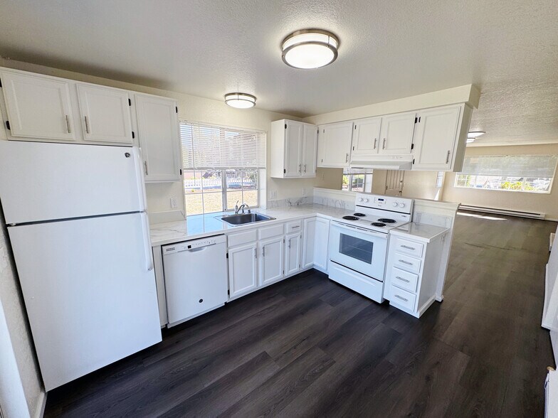 More Photos Of 820 32nd St, Bellingham Apartments For Sale