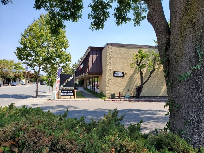 More Photos Of 7922 Dublin Blvd, Dublin Freestanding For Sale